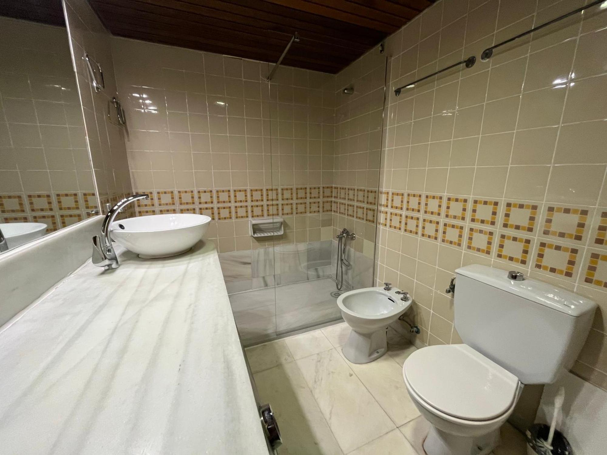 Pisos Con Piscina De Temporada Corta Estancia マドリード エクステリア 写真
